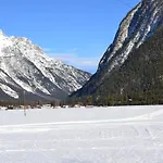 Andys Bergjuwel Апартаменты *
